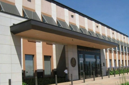  美国外交官在马达加斯加遇害 凶手跳围栏逃跑被抓